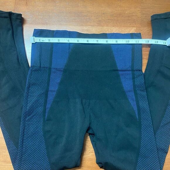 Spanx look at me black and blue leggings Medium - Picture 8 of 10
